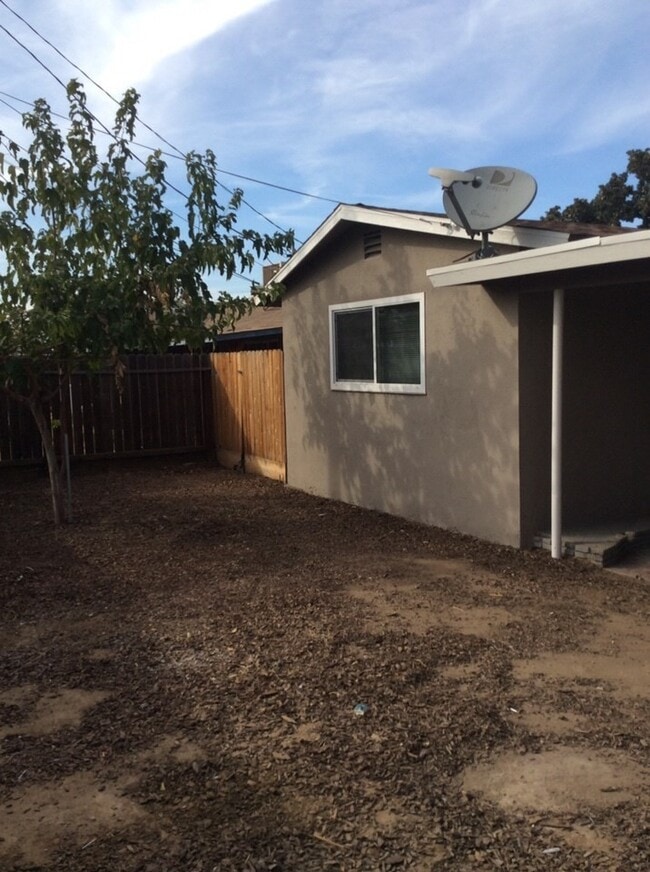 Building Photo - Beautiful home. Apply today!