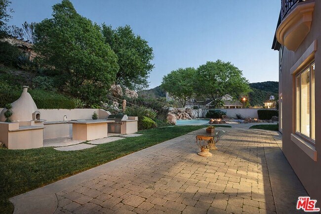 Building Photo - 4130 Prado De Los Caballos