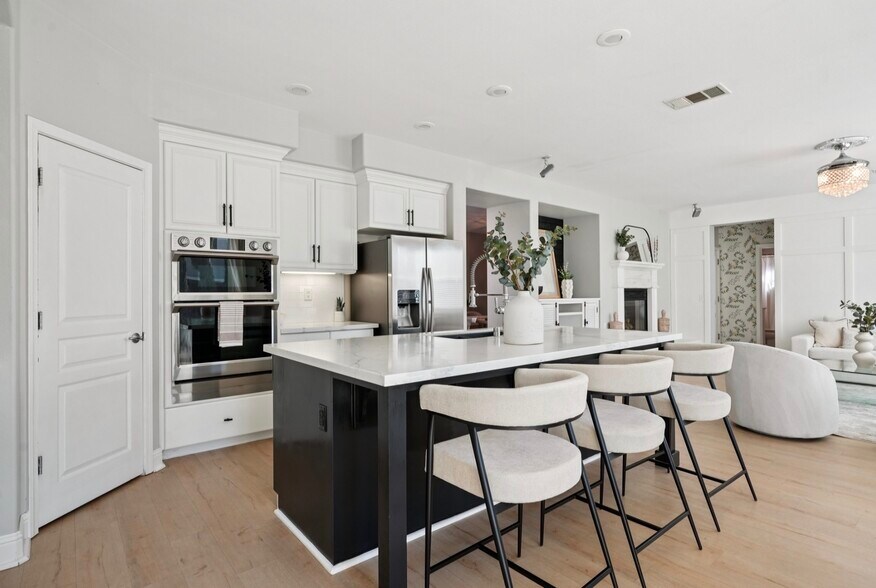 Building Photo - 2070 Katnich Ln