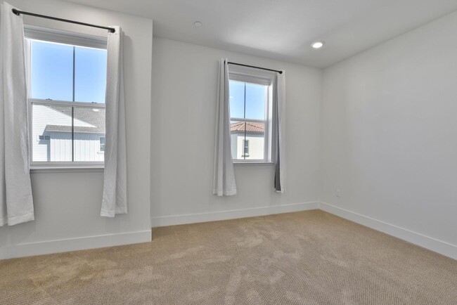 Building Photo - 1435 El Camino Real