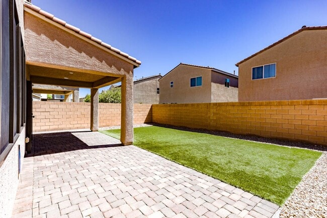 Building Photo - Beautiful 3-Bedroom Home in the Gated Sedona Ranch Community