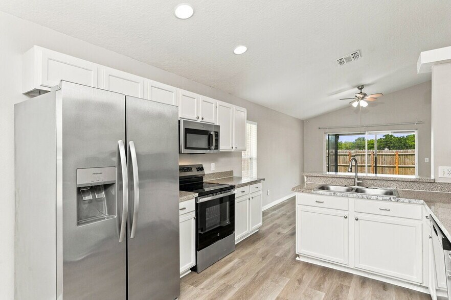 Building Photo - 3027 Eagle Crossing Dr