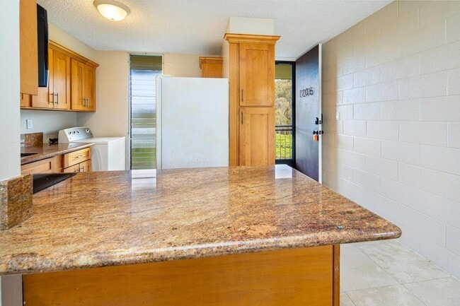 Building Photo - 95-269-269 Waikalani Dr