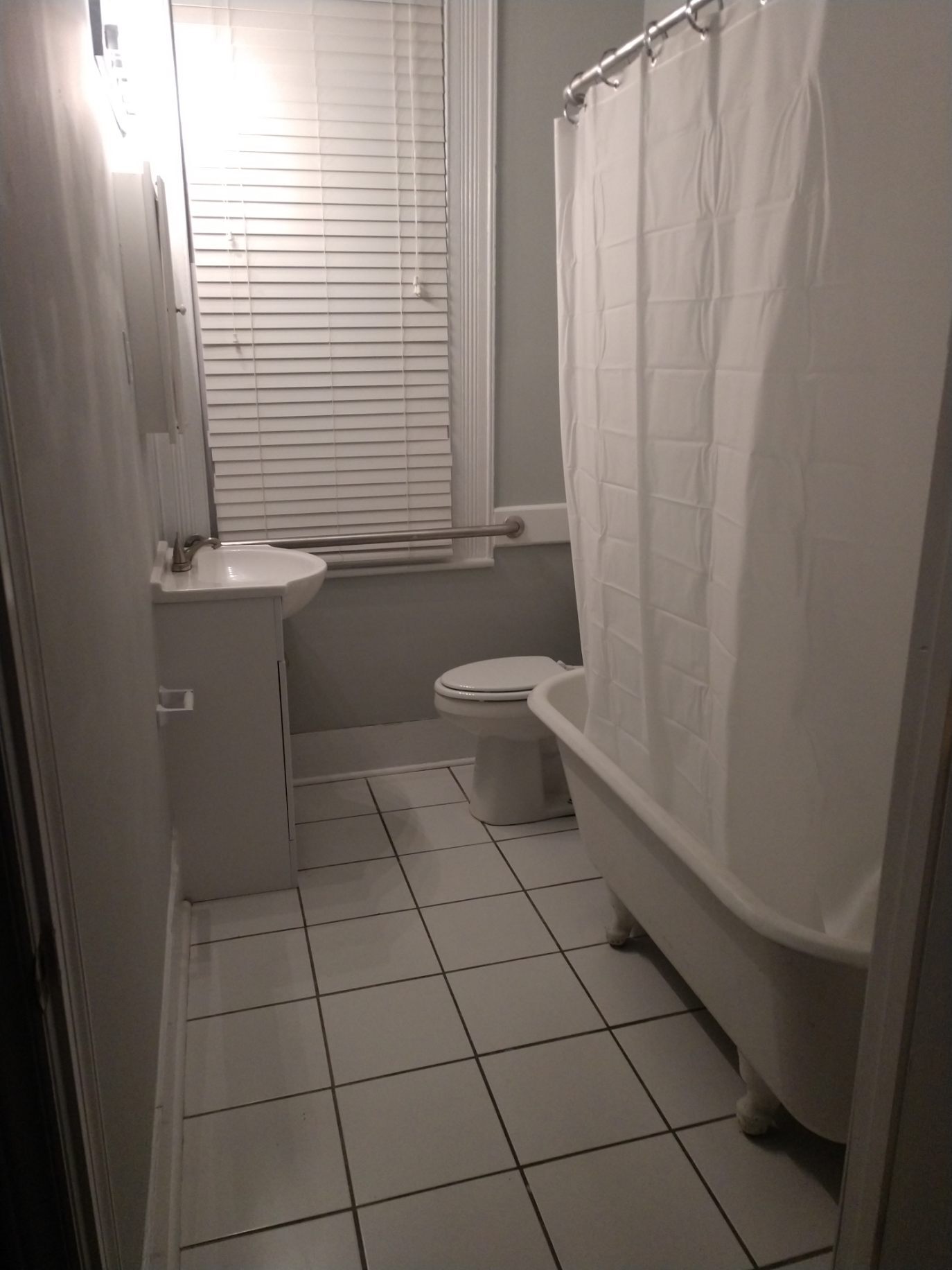 Building Photo - 215 N 5th Ave