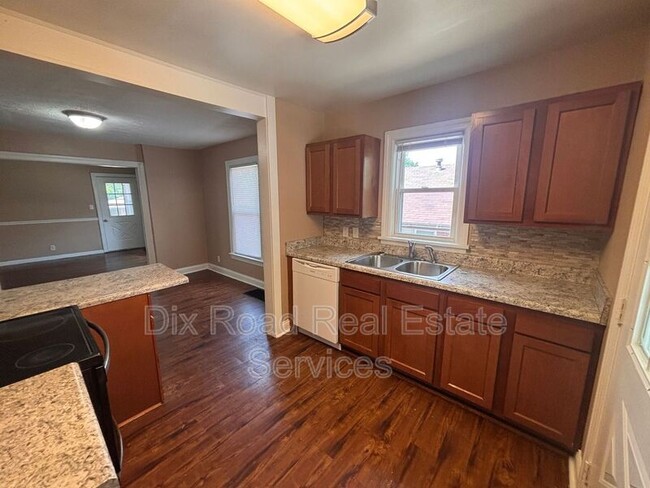 Building Photo - 2237 Nomad Ave