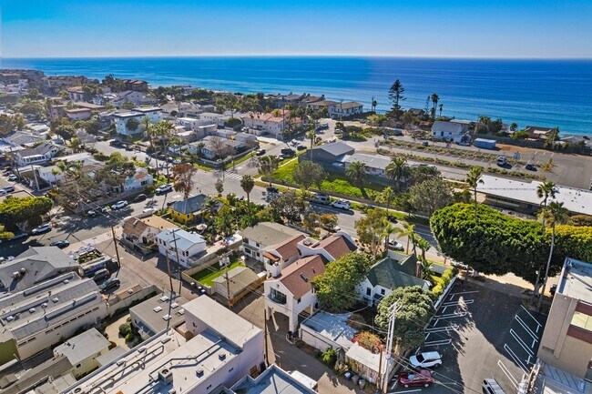 Building Photo - 631 3rd St