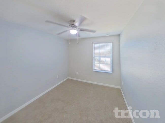 Building Photo - 7127 Summer Holly Pl