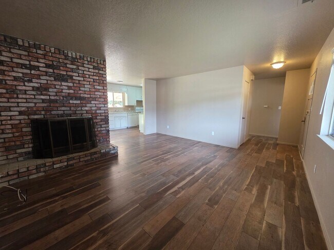 Building Photo - 240 Pedras Rd