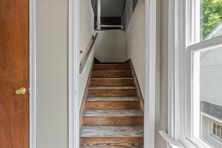 Building Photo - 135 W Hudson Ave