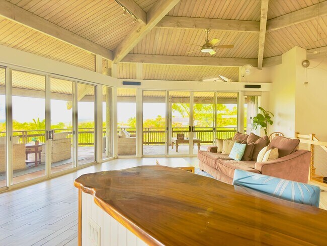 Building Photo - 904 Kupulau Dr