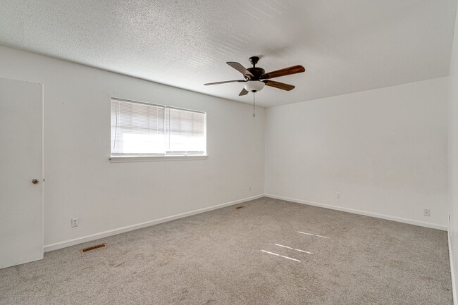 Building Photo - 732 Marley Way