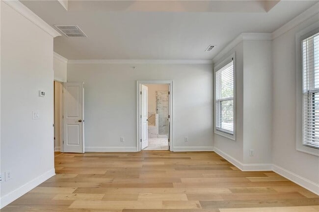 Building Photo - 341 Bailey Walk