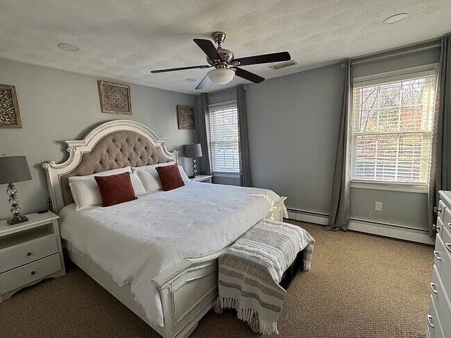 Building Photo - 83 Whiting St