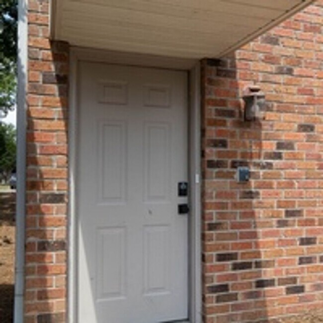 Building Photo - 101 Private Rd 3097