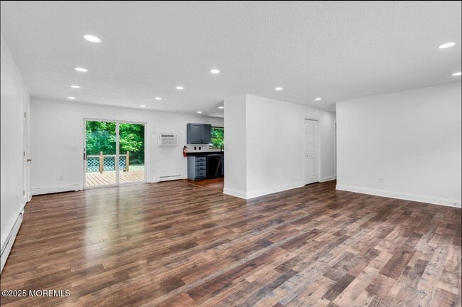Building Photo - 43 3rd St