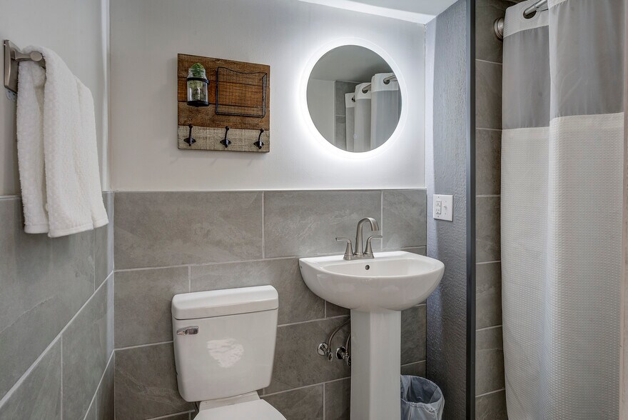 Bathroom #2 - 1730 Clifton Rd