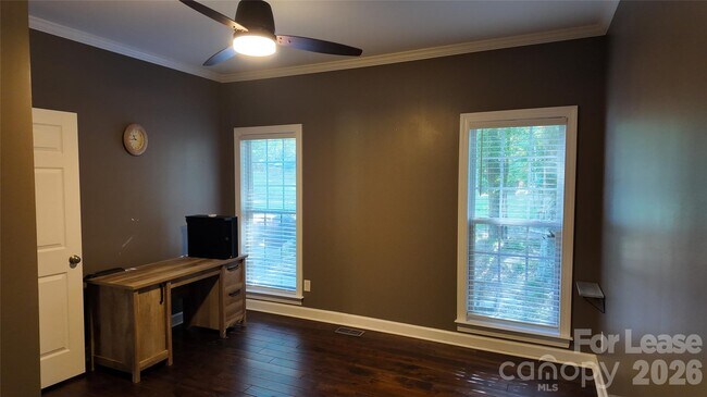 Building Photo - 410 Farm Branch Dr