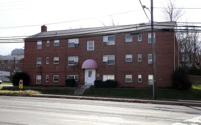 Building Photo - Huntington Station Apartments