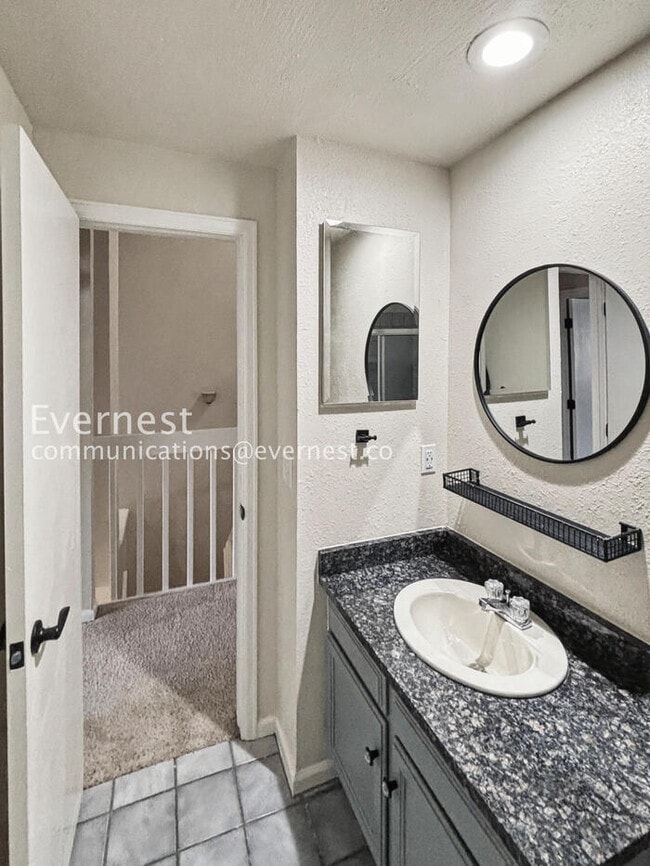 Building Photo - Comfort Meets Community in Centennial with 2 Car Garage / 3 beds & 3 baths / Available Now!