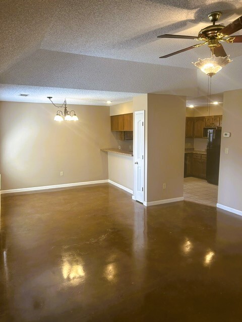 Building Photo - 3403 Saddle Creek Cove
