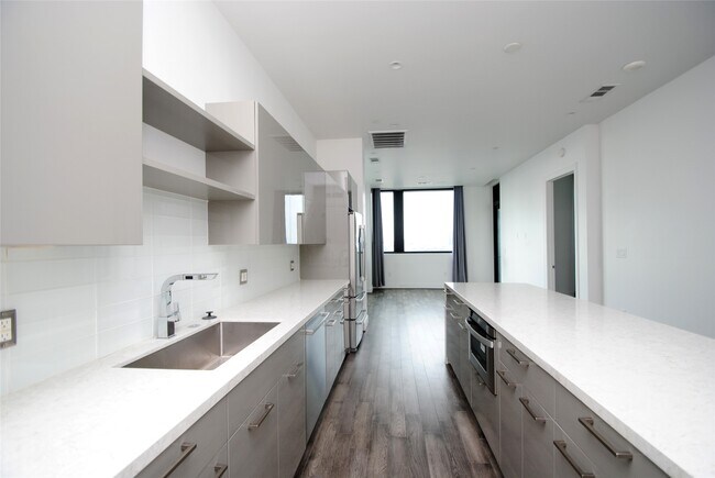 Building Photo - 1211 Caroline St