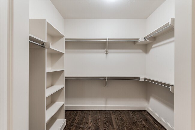 Building Photo - 4031 Bellefontaine St