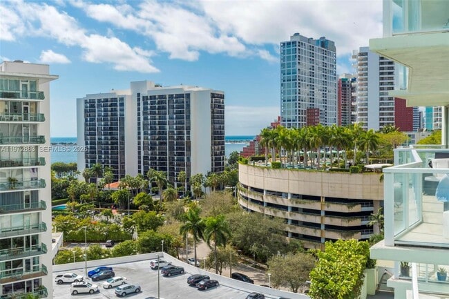 Building Photo - 218 SE 14th St