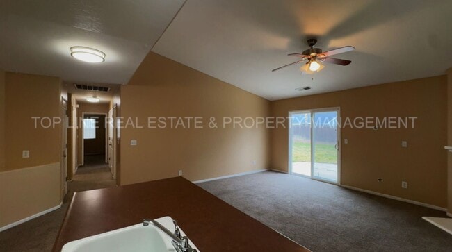 Building Photo - Beautiful home for rent in NW Visalia