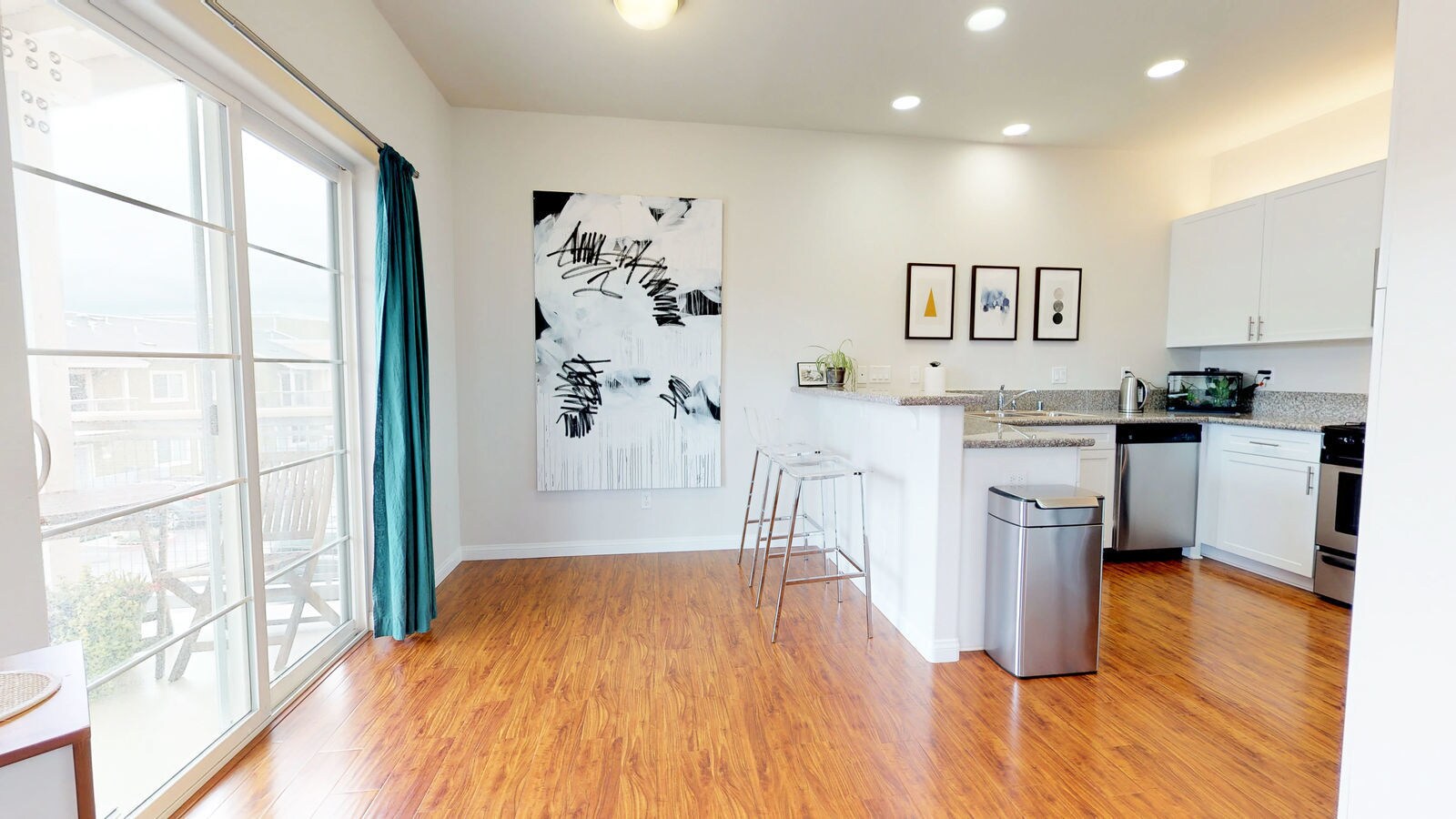 Building Photo - 955 Humbert Ave