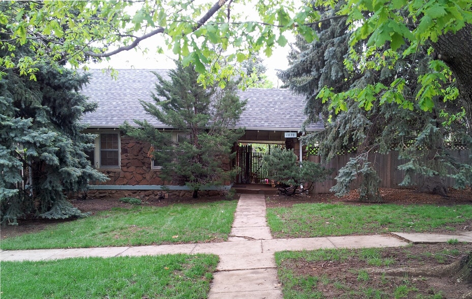 Building Photo - 1032 Lincoln Pl