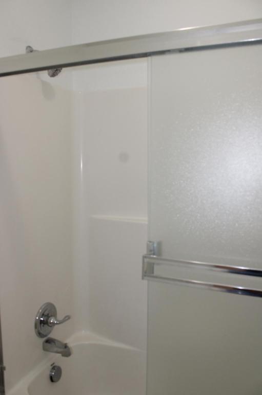 Building Photo - 900 SW Peach Tree Ln