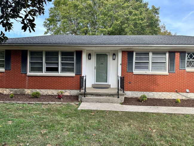 Building Photo - 708 Cave Mill Rd