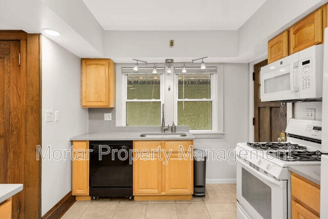 Building Photo - 1164 Randolph Ave
