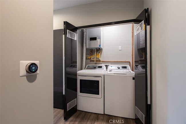 Building Photo - 330 Salem St