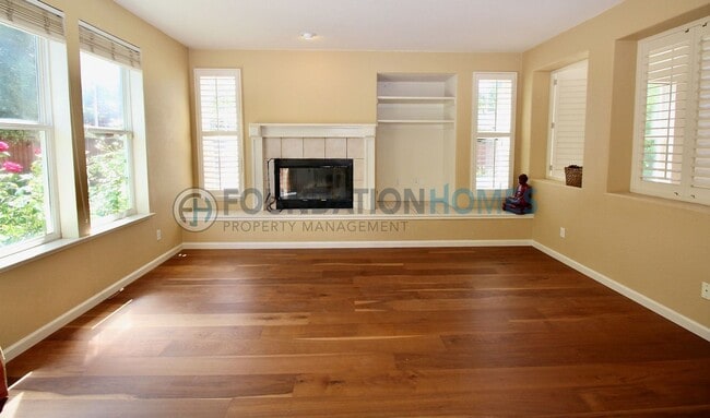 Building Photo - Rare 5BD Corner Lot Home in Hamilton Southgate — Soaring Ceilings & Hardwood Floors - FOUNDATION