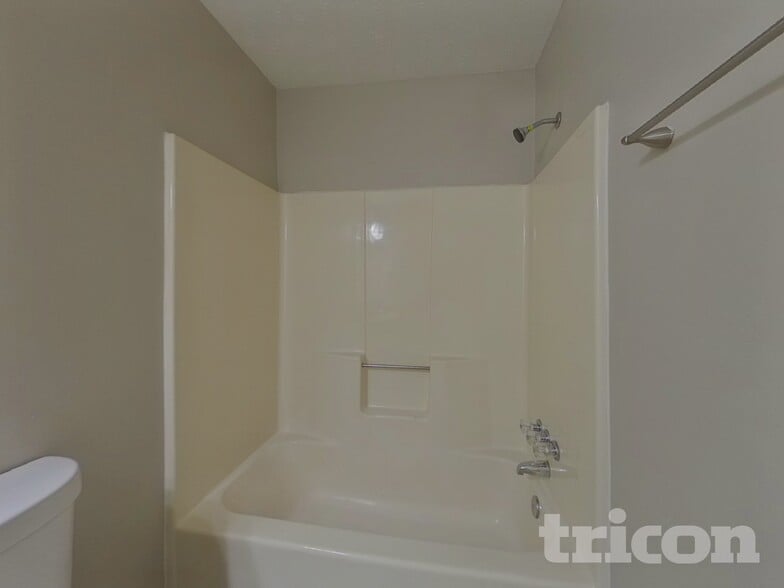 Building Photo - 2479 Hewatt Rd