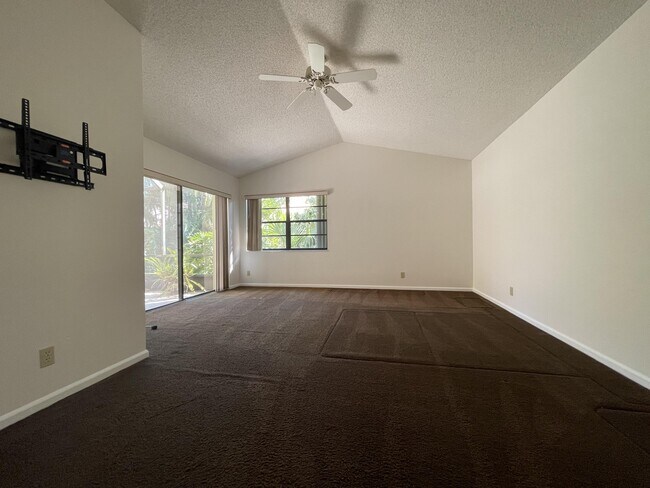 Building Photo - 2575 La Cristal Cir
