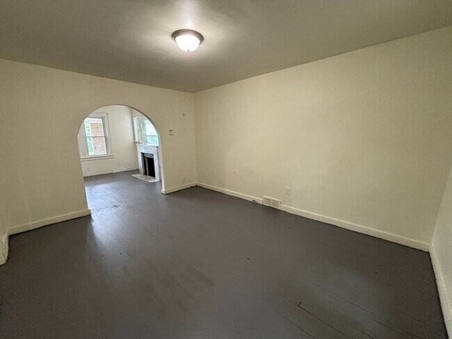 Building Photo - 1409 Brookline Blvd
