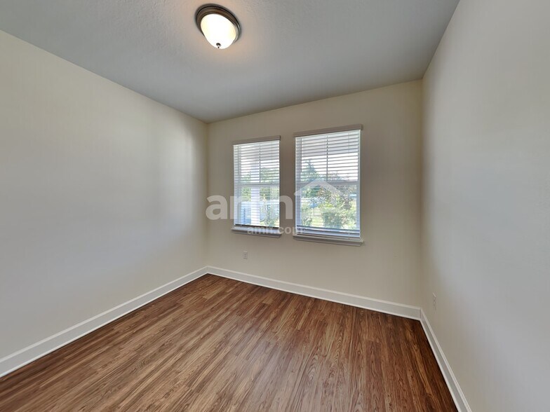 Building Photo - 347 Pine Terrace Dr