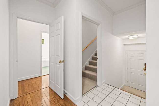 Building Photo - "Experience Southern Charm: Spacious 3-Bed, 3-Bath Home in The Landings"