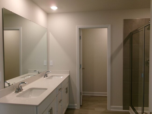 Building Photo - New 5 bedroom, 3 bath home in Clear Pond with pond view