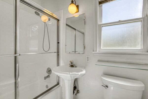 @nd Bath - 10536 Whipple St
