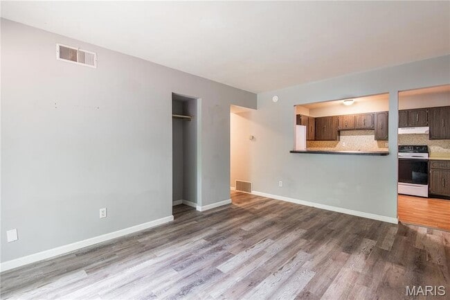 Building Photo - 3004 Pembroke Ln