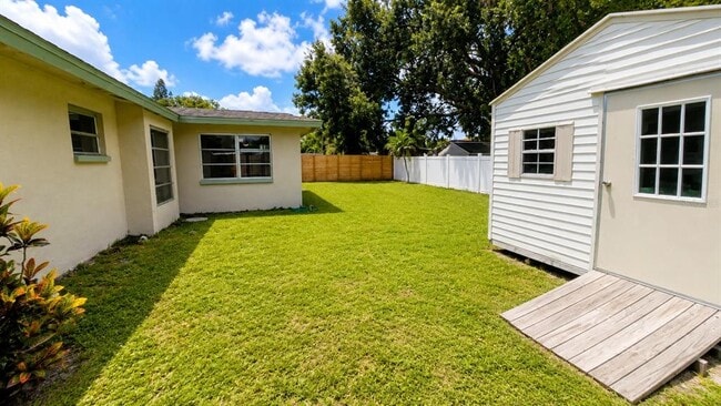 Building Photo - 3435 Dunbar Dr