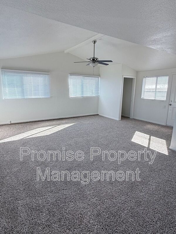 Building Photo - 941 40th St