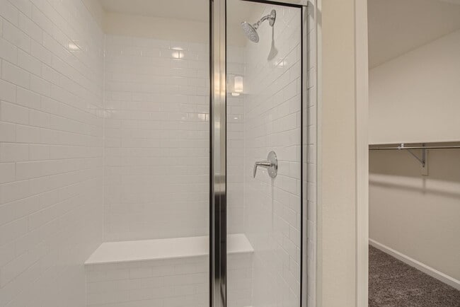 Building Photo - Beautiful 2-story modern townhome available for rent in booming Interquest & Voyager area