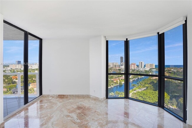 Building Photo - 3600 Yacht Club Dr