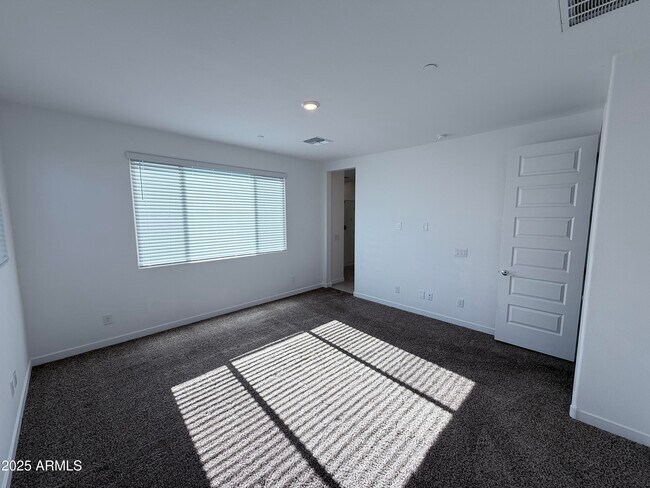 Building Photo - 12471 W Forest Pleasant Pl