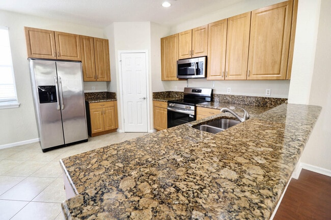 Building Photo - 143 Greenwich Cir