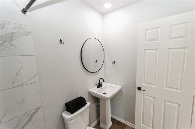 Building Photo - 1402 Belaire Dr